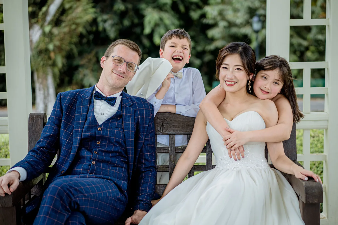 Family photoshoot Singapore - a family photographed by Cang-Ai