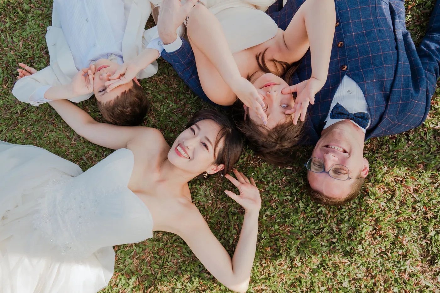 Family photoshoot Singapore - a family photographed by Cang-Ai