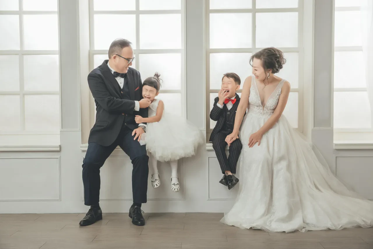 Family photoshoot Singapore - a family photographed by Cang-Ai