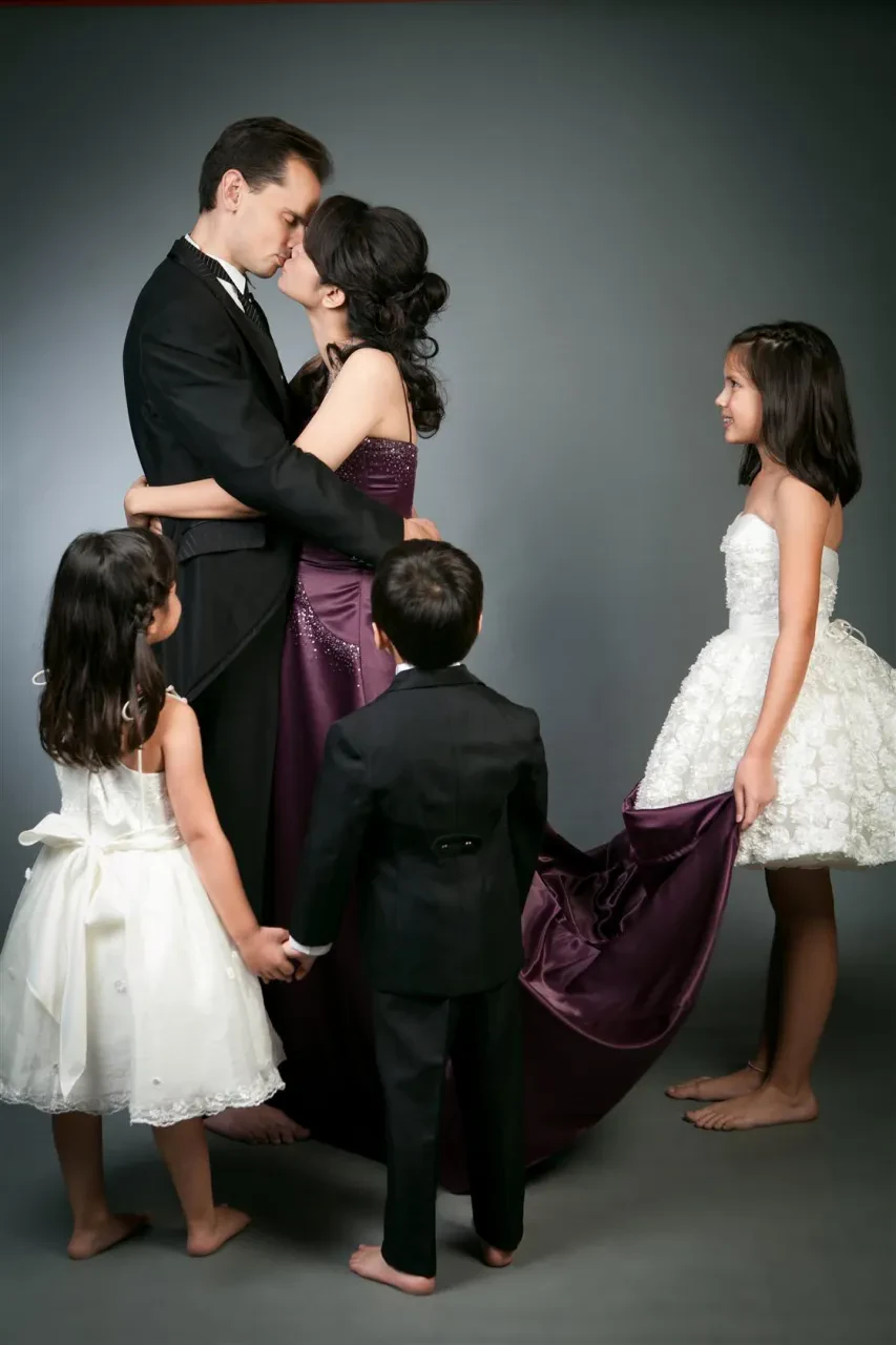 Family photoshoot Singapore - a family photographed by Cang-Ai