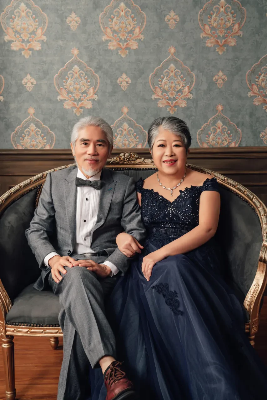 Family portrait Singapore - milestone birthday celebration photography