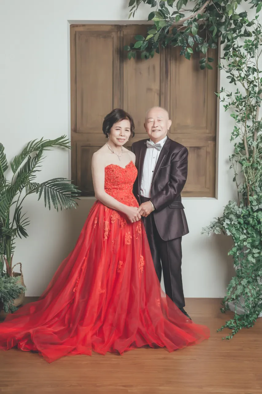Family portrait Singapore - milestone birthday celebration photography