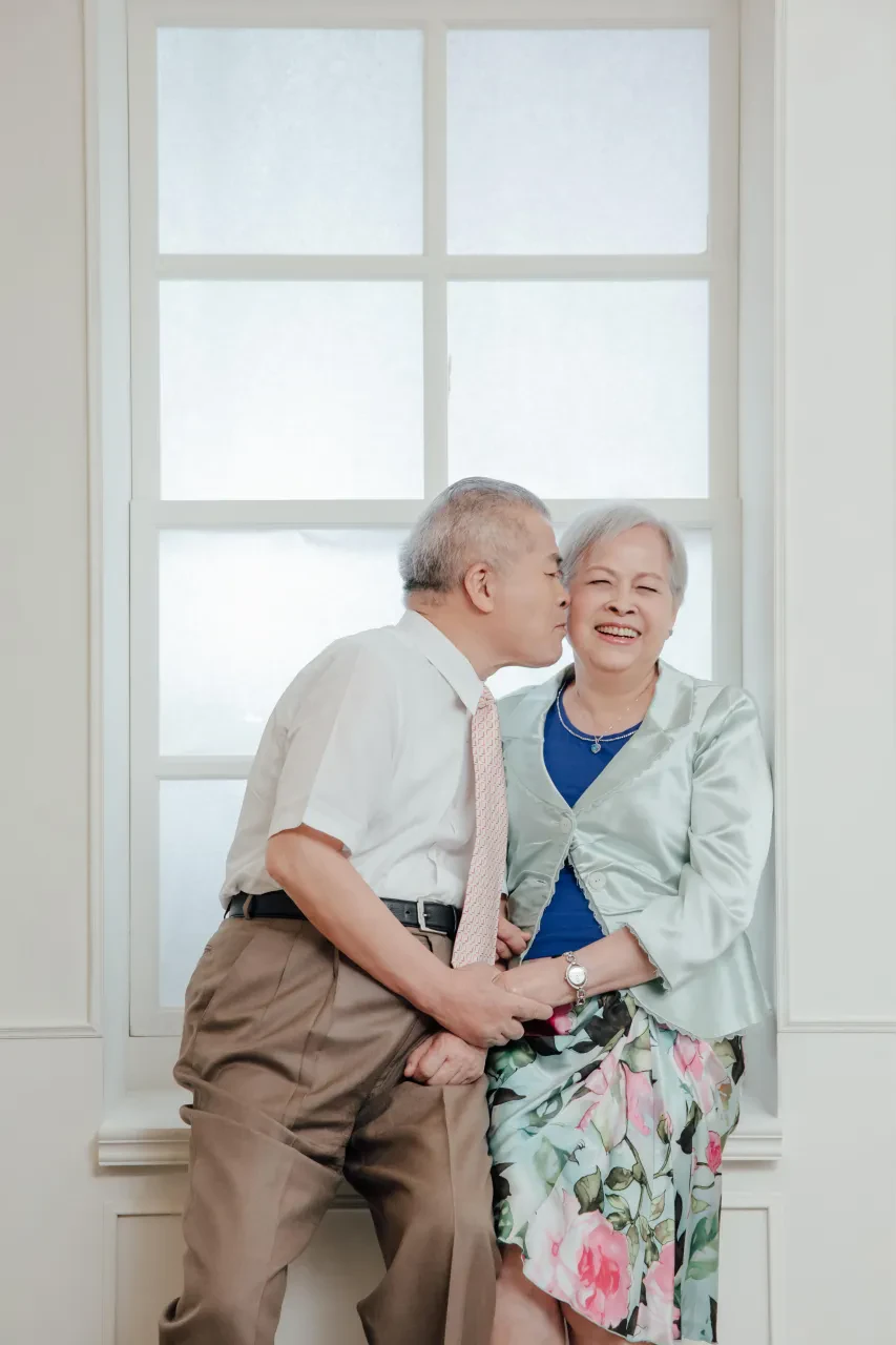 Family portrait Singapore - milestone birthday celebration photography