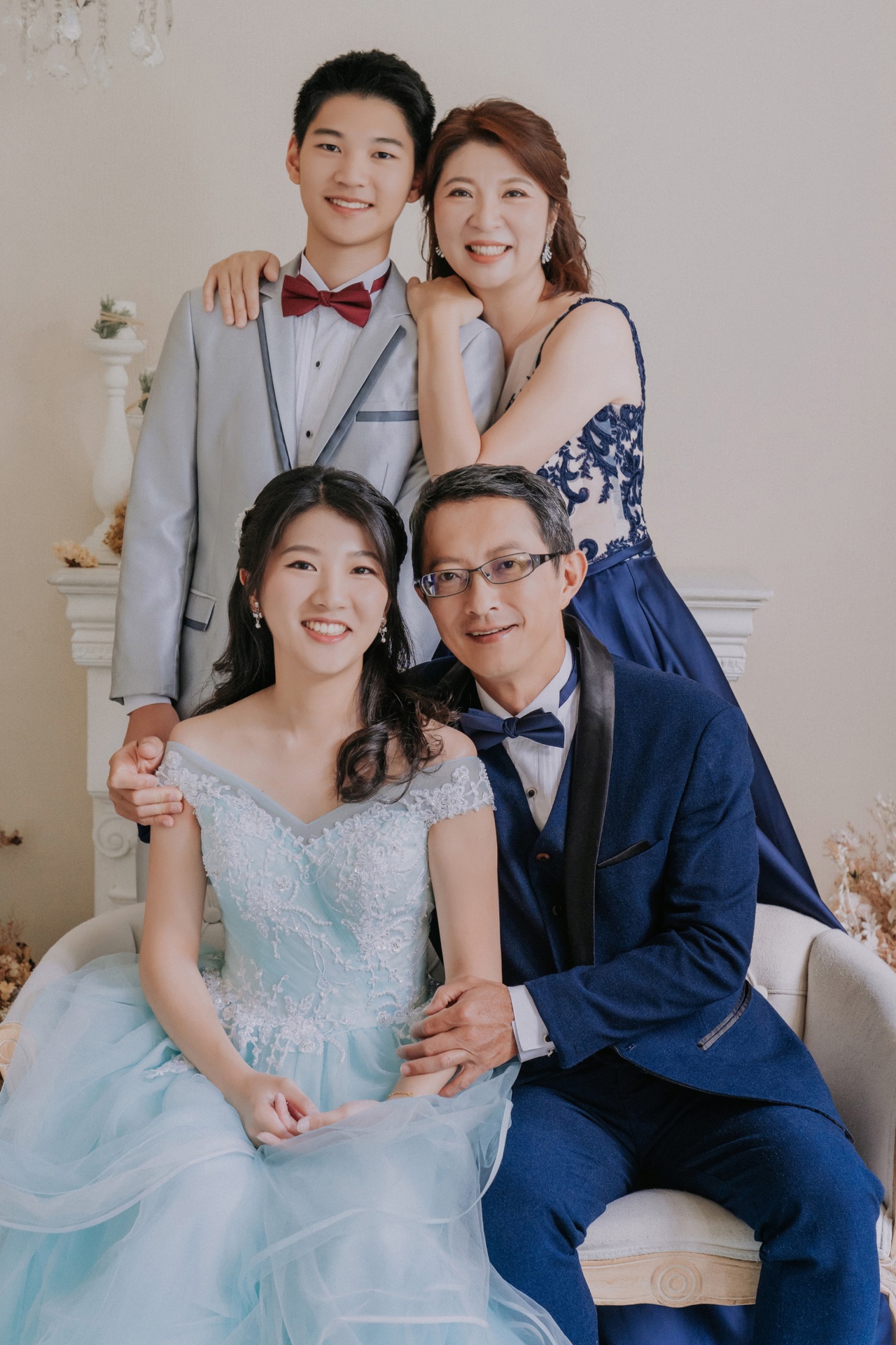 Family portrait at Cang-Ai, Tanjong Pagar — Father's Day Edition